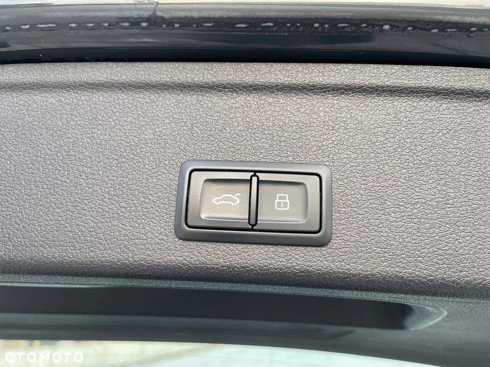 Audi A4 Avant 2.0 TDI ultra S tronic design - 19
