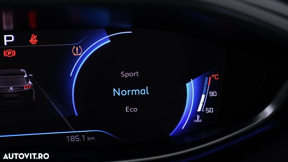 Peugeot 3008 1.2 PureTech Turbo S&S EAT8 Allure - 26