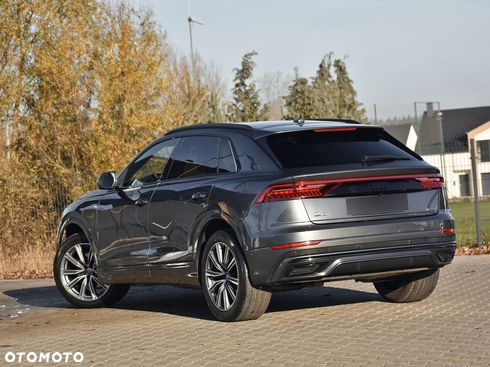 Audi Q8 - 8