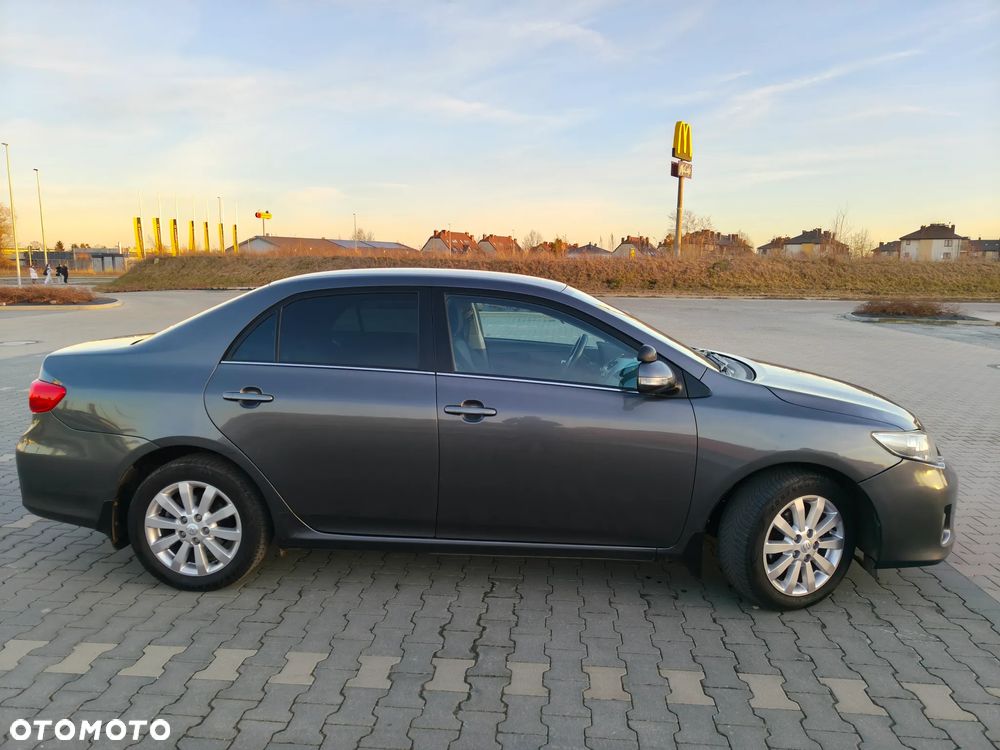 Toyota Corolla - 4