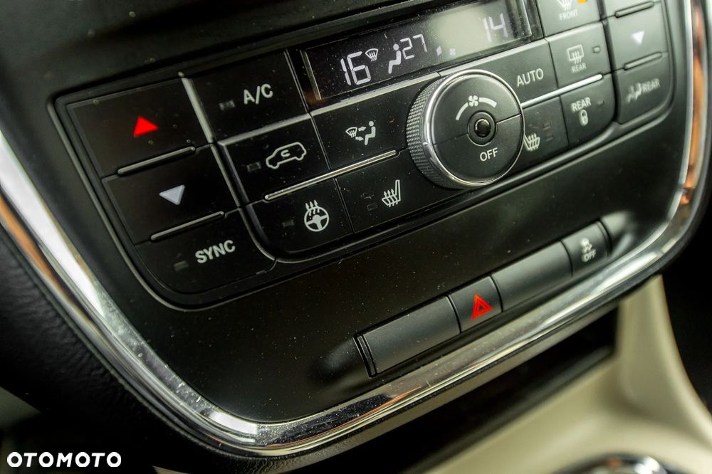 Lancia Voyager 2.8CRD Platinum - 35