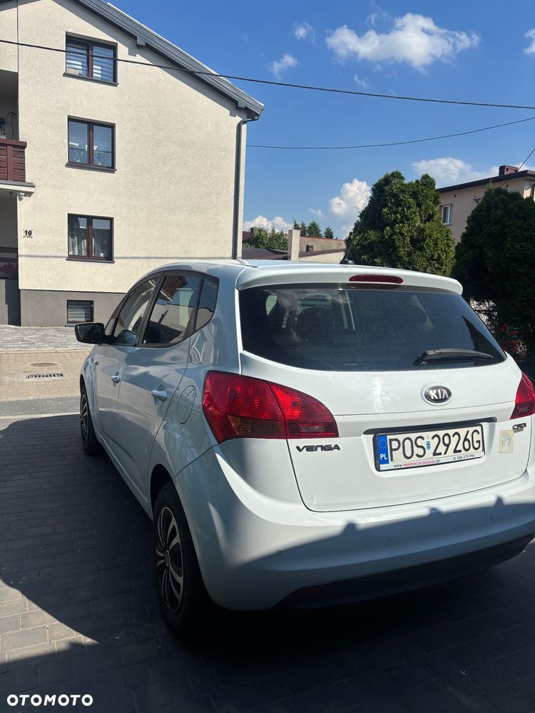 Kia Venga - 4