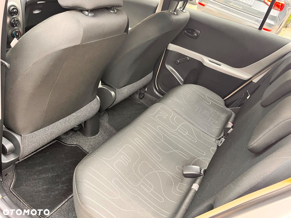Toyota Yaris - 8