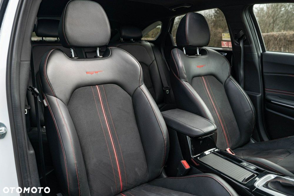 Kia ProCeed - 24