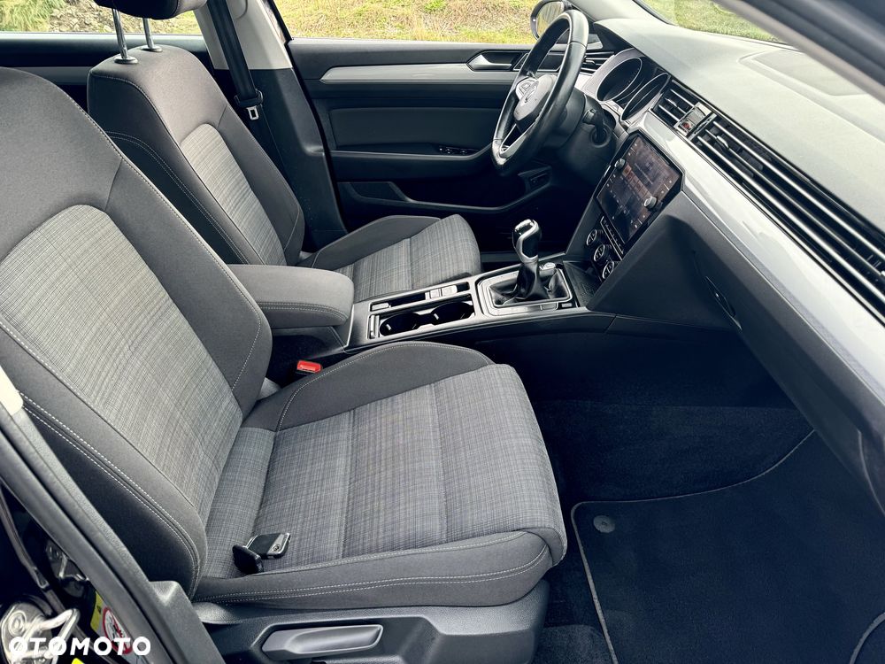 Volkswagen Passat Variant 2.0 TDI SCR Business - 14