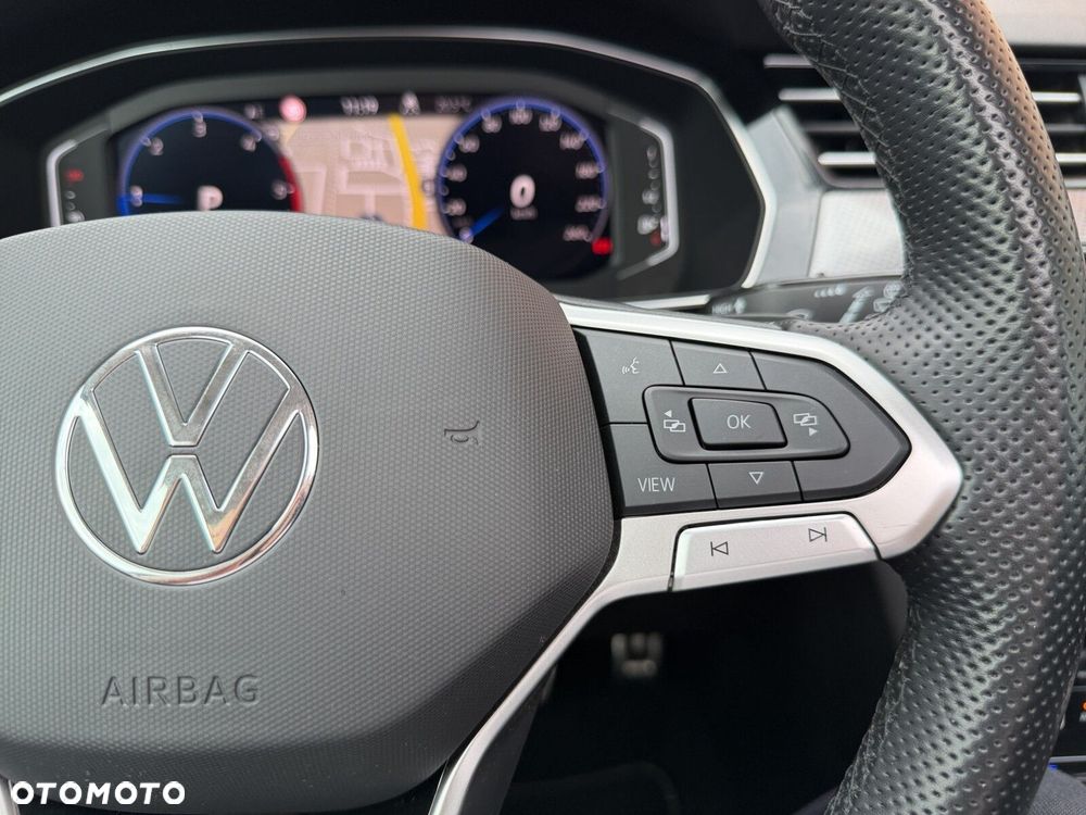 Volkswagen Passat - 17