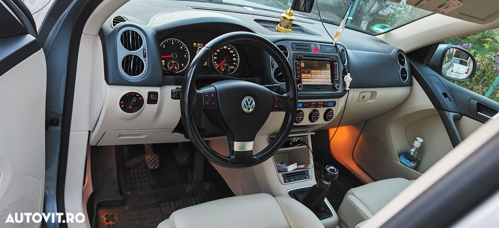 Volkswagen Tiguan - 5