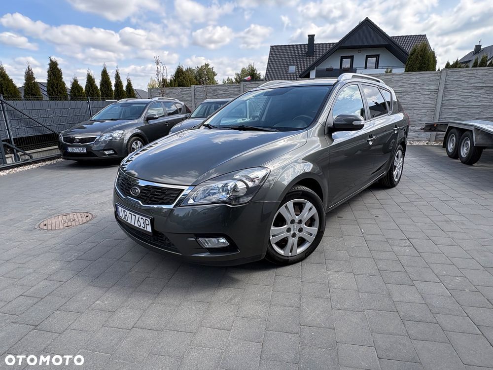 Kia Ceed 1.6 CRDi ISG Business Line - 1