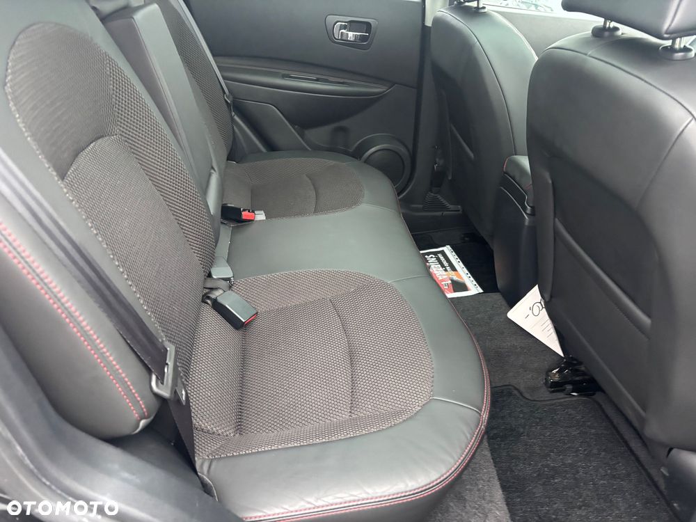 Nissan Qashqai 2.0 dCi 4 x 4 DPF I-Way - 29