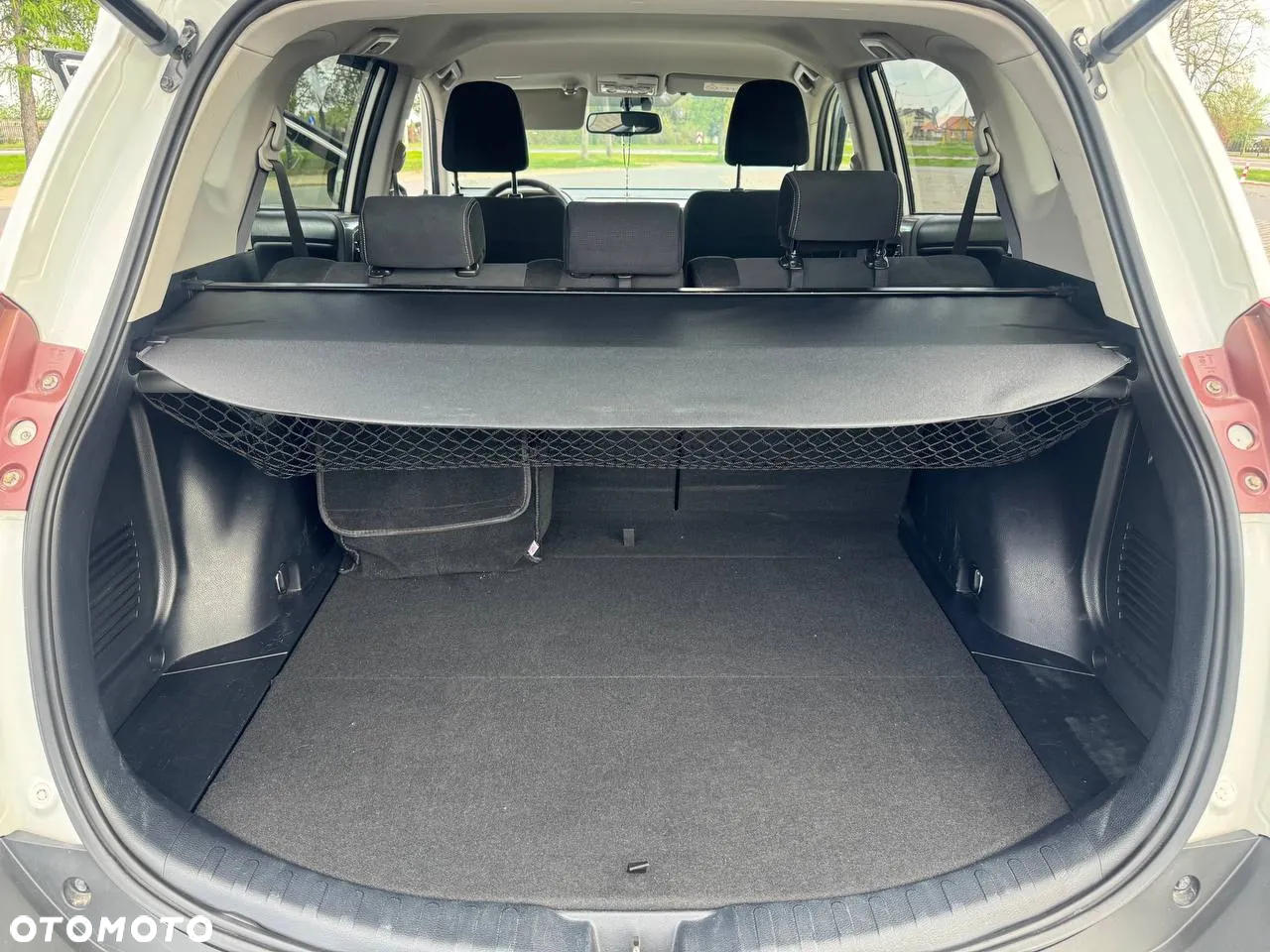 Toyota RAV4 2.2 D-CAT Premium - 12