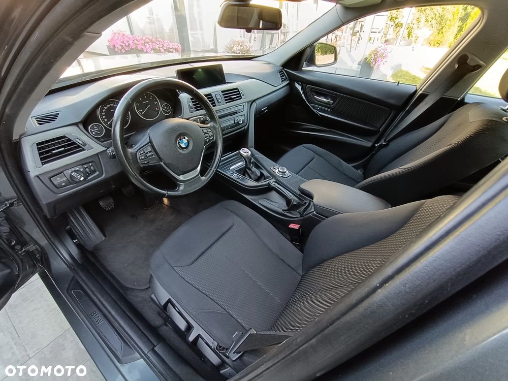 BMW Seria 3 318d - 12