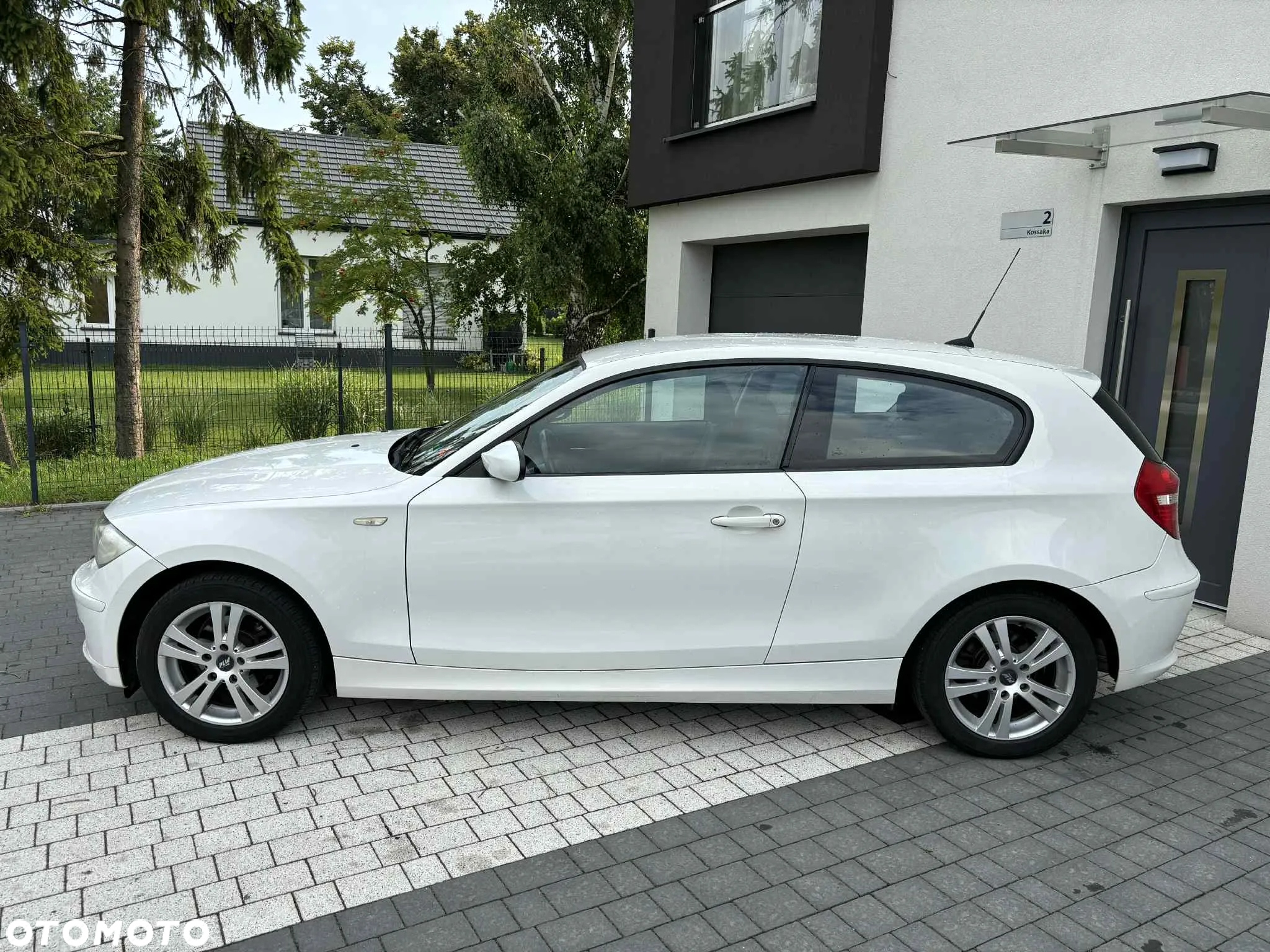 BMW Seria 1 116i - 11