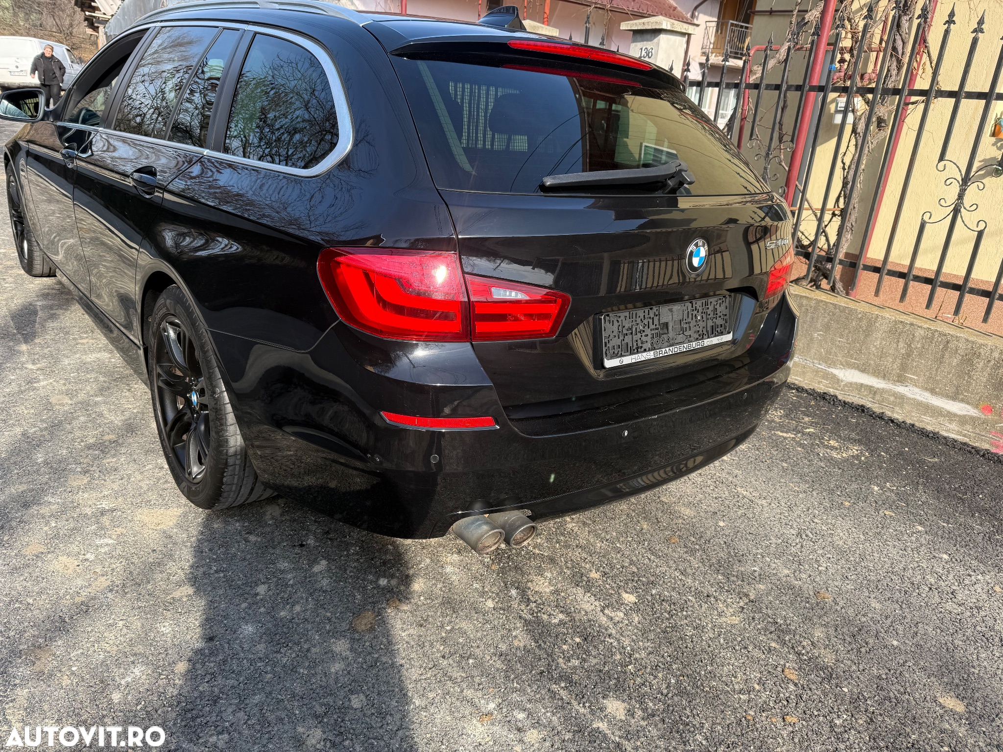 BMW Seria 5 520d Touring - 4