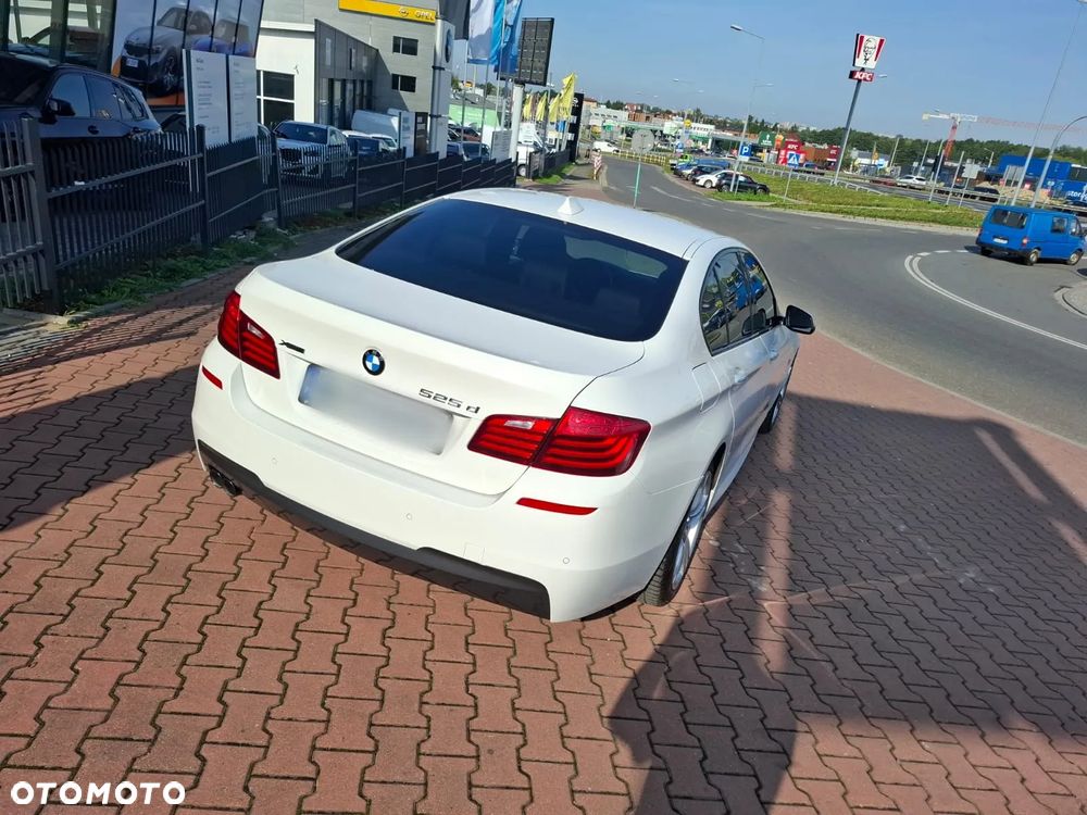 BMW Seria 5 525d xDrive Luxury Line - 10