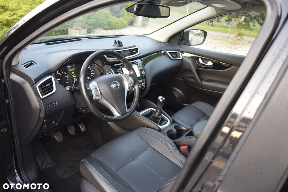 Nissan Qashqai 1.6 dCi Xtronic TEKNA+ - 29