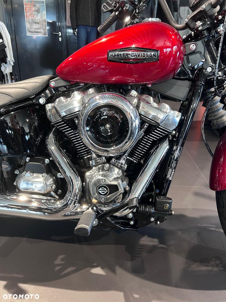 Harley-Davidson Softail Street Bob - 1