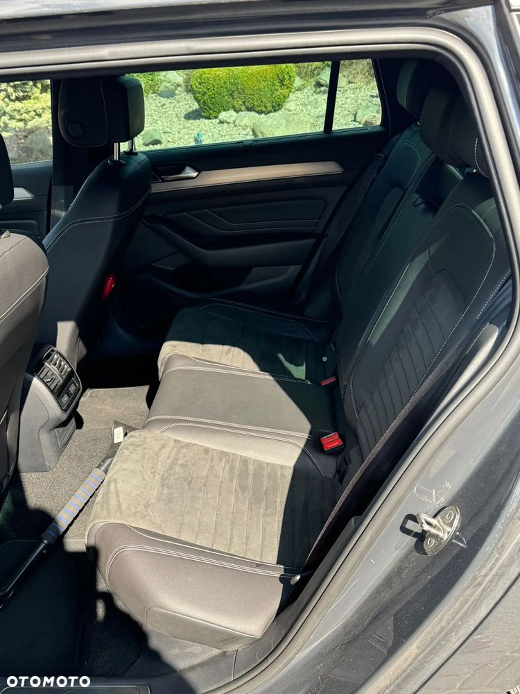 Volkswagen Passat - 4