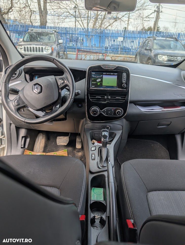 Renault ZOE - 11