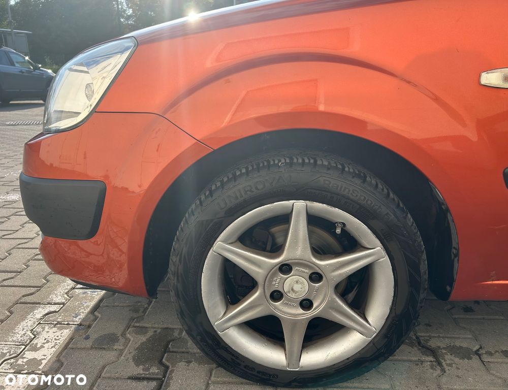 Kia Rio - 12