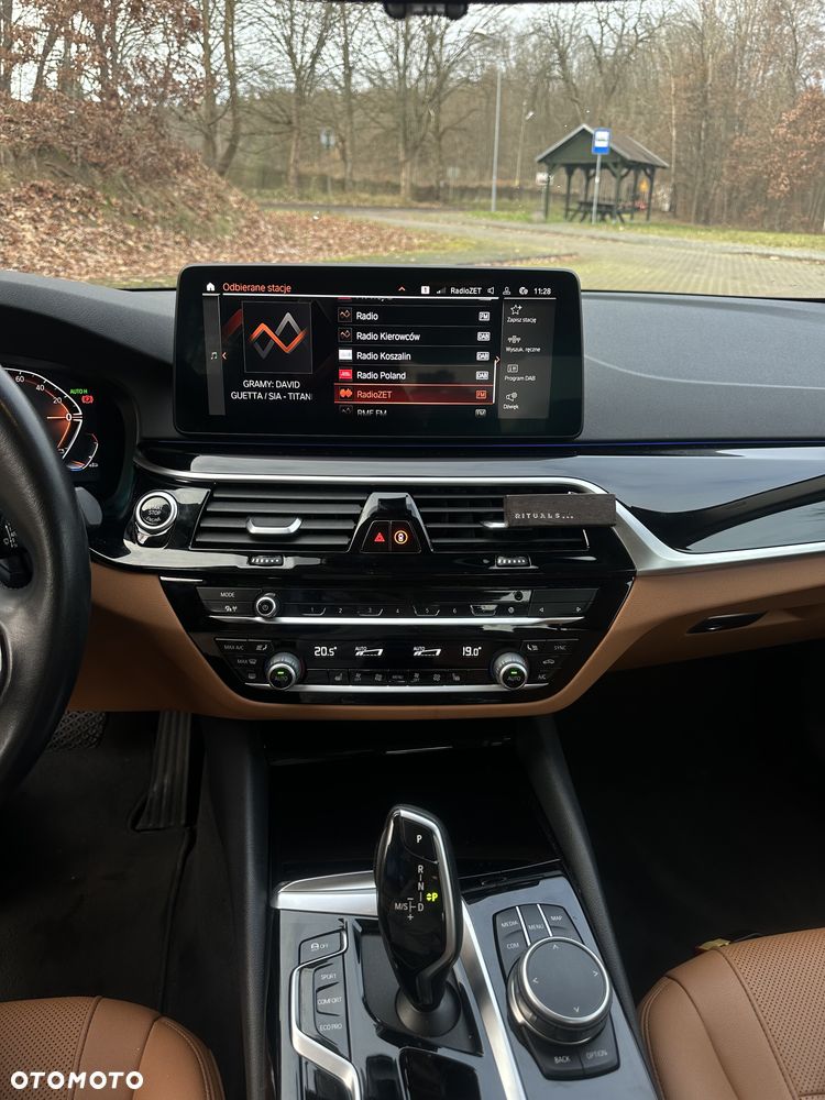 BMW Seria 5 518d mHEV Luxury Line - 13