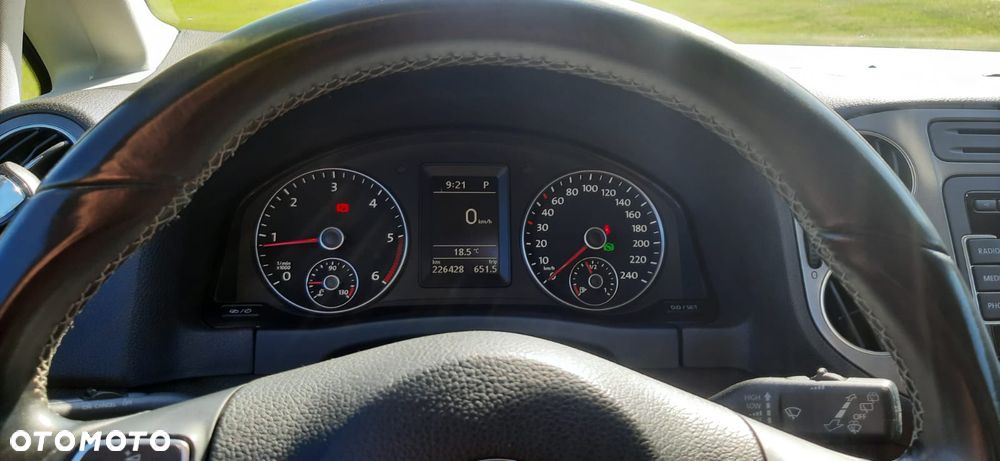Volkswagen Golf Plus 1.6 TDI Comfortline DSG - 9