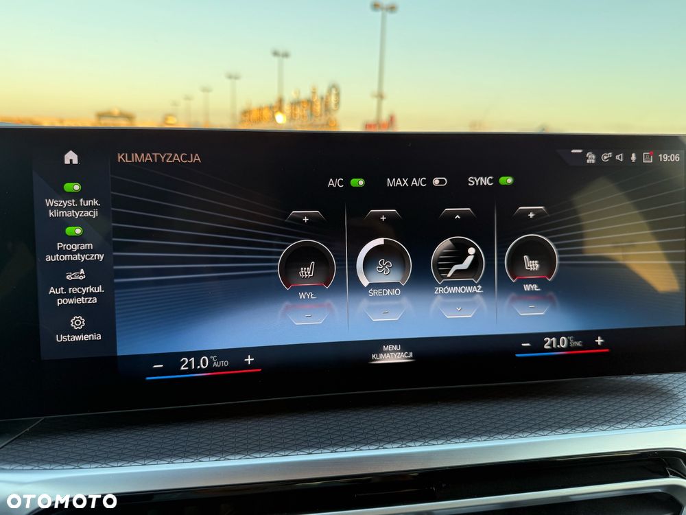 BMW Seria 3 318i Touring M Sport - 24