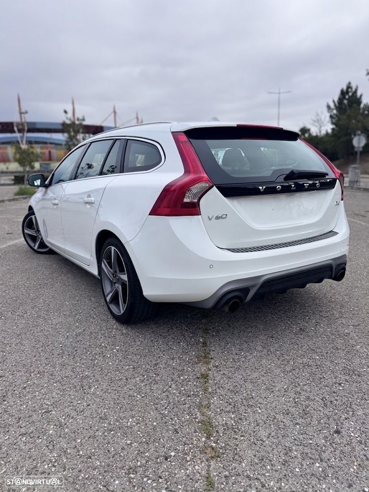 Volvo V60 2.0 D4 R-Design - 4