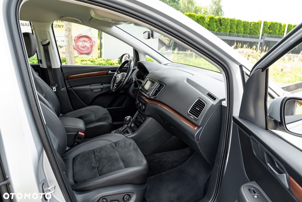 Volkswagen Sharan 2.0 TDI DSG BlueMotion Technology Highline - 23