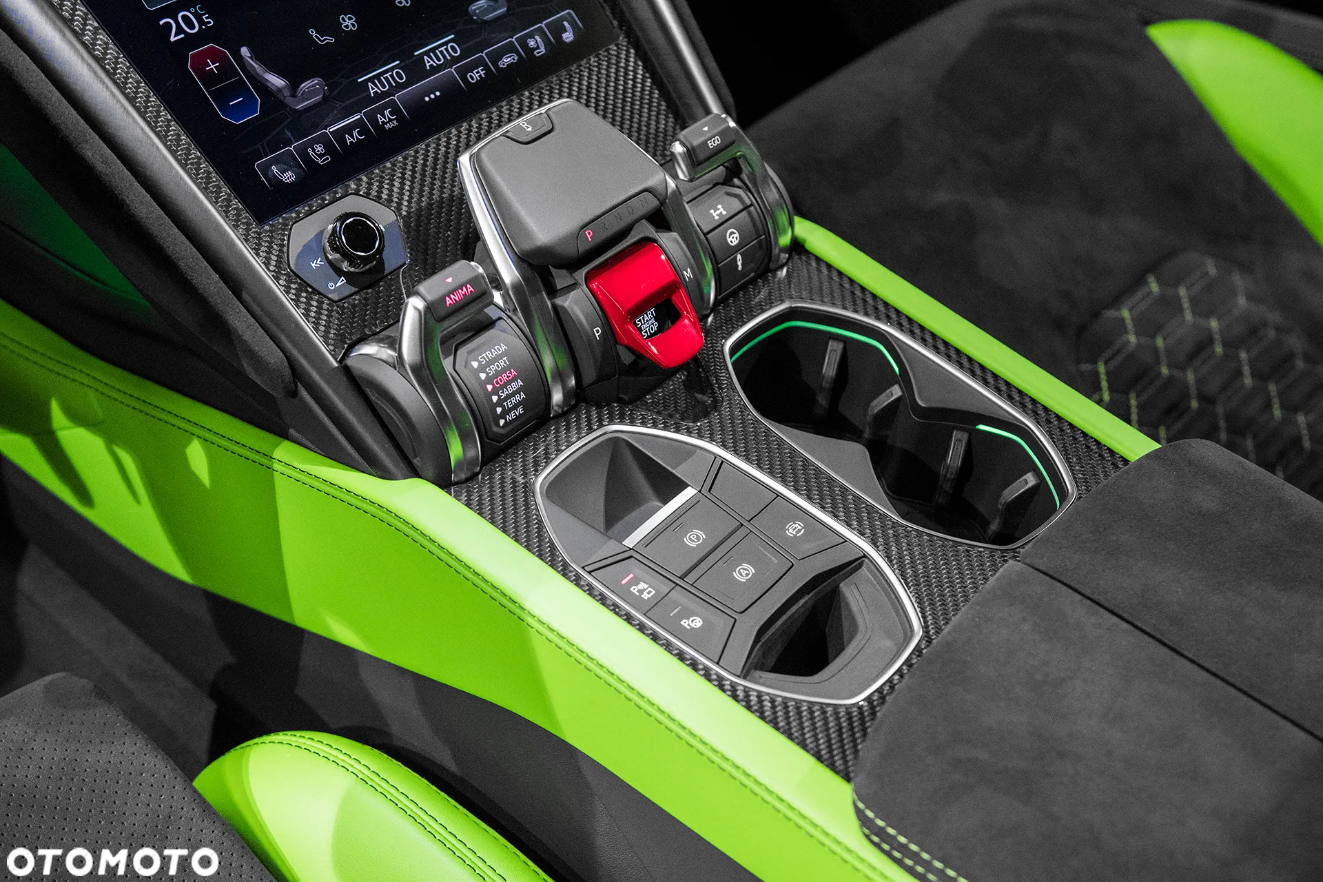 Lamborghini Urus - 12