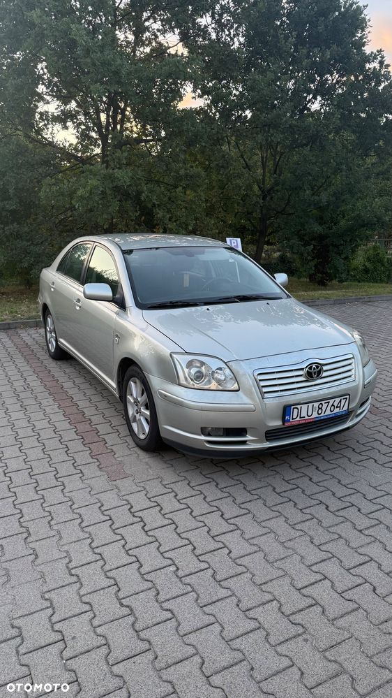 Toyota Avensis 2.0 D-4D Sol - 2