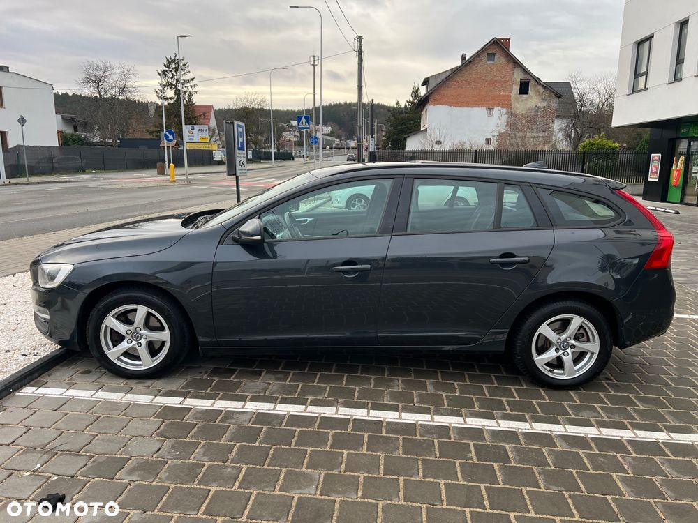 Volvo V60 D3 Momentum Core - 2
