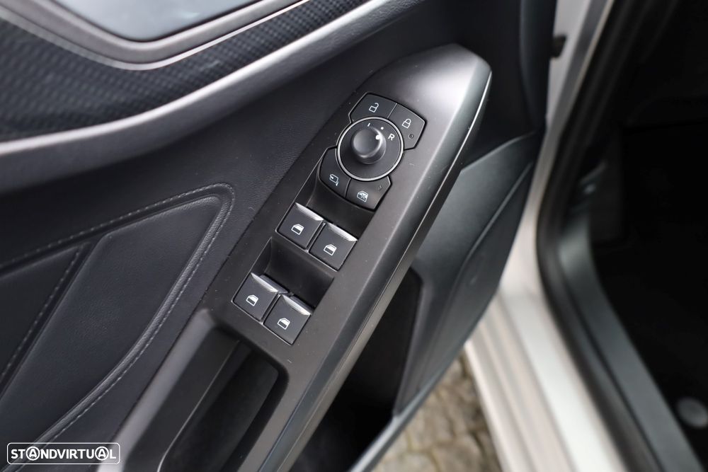 Ford Focus 1.0 EcoBoost MHEV ST-Line Aut. - 41