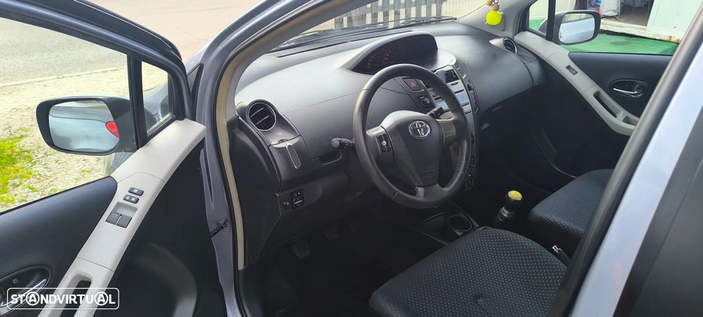 Toyota Yaris 1.0 VVT-i ACtive+AC - 10