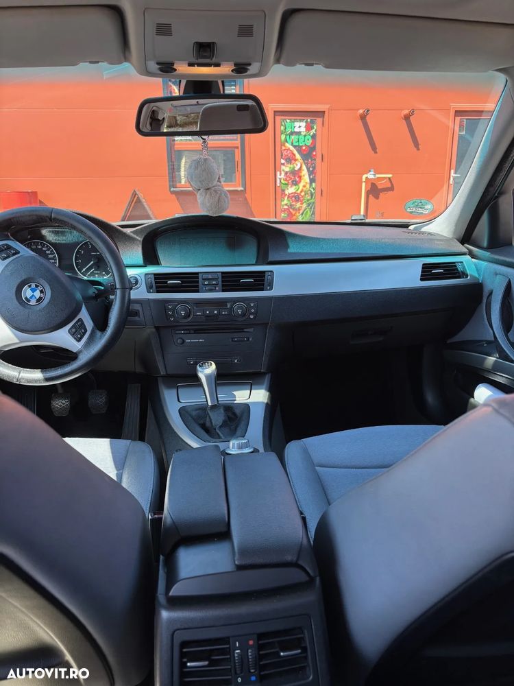 BMW Seria 3 320i - 7