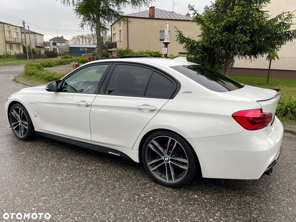 BMW Seria 3 330e iPerformance M Sport - 11