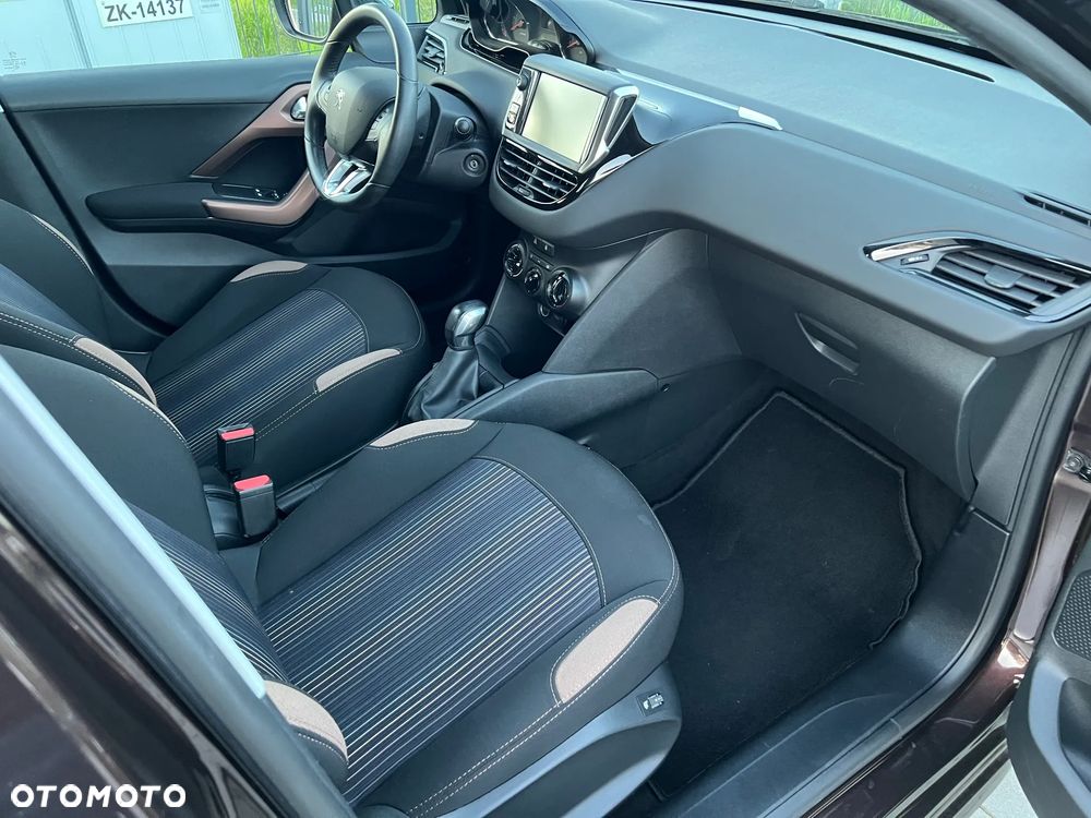 Peugeot 208 - 9