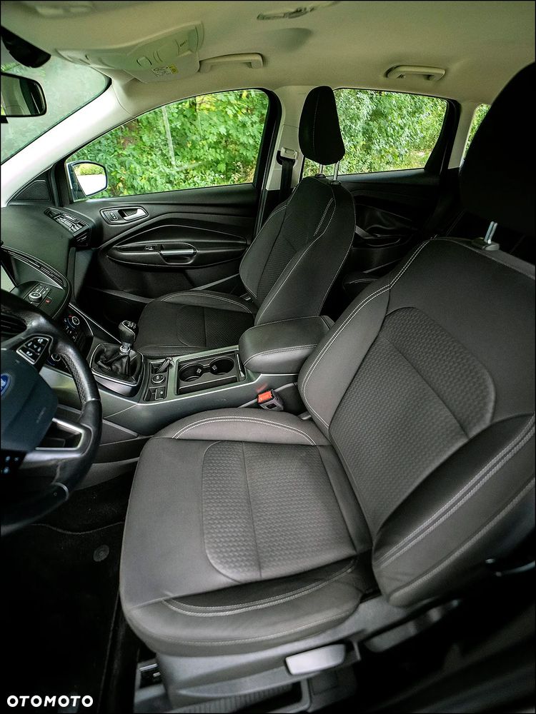 Ford Kuga - 33