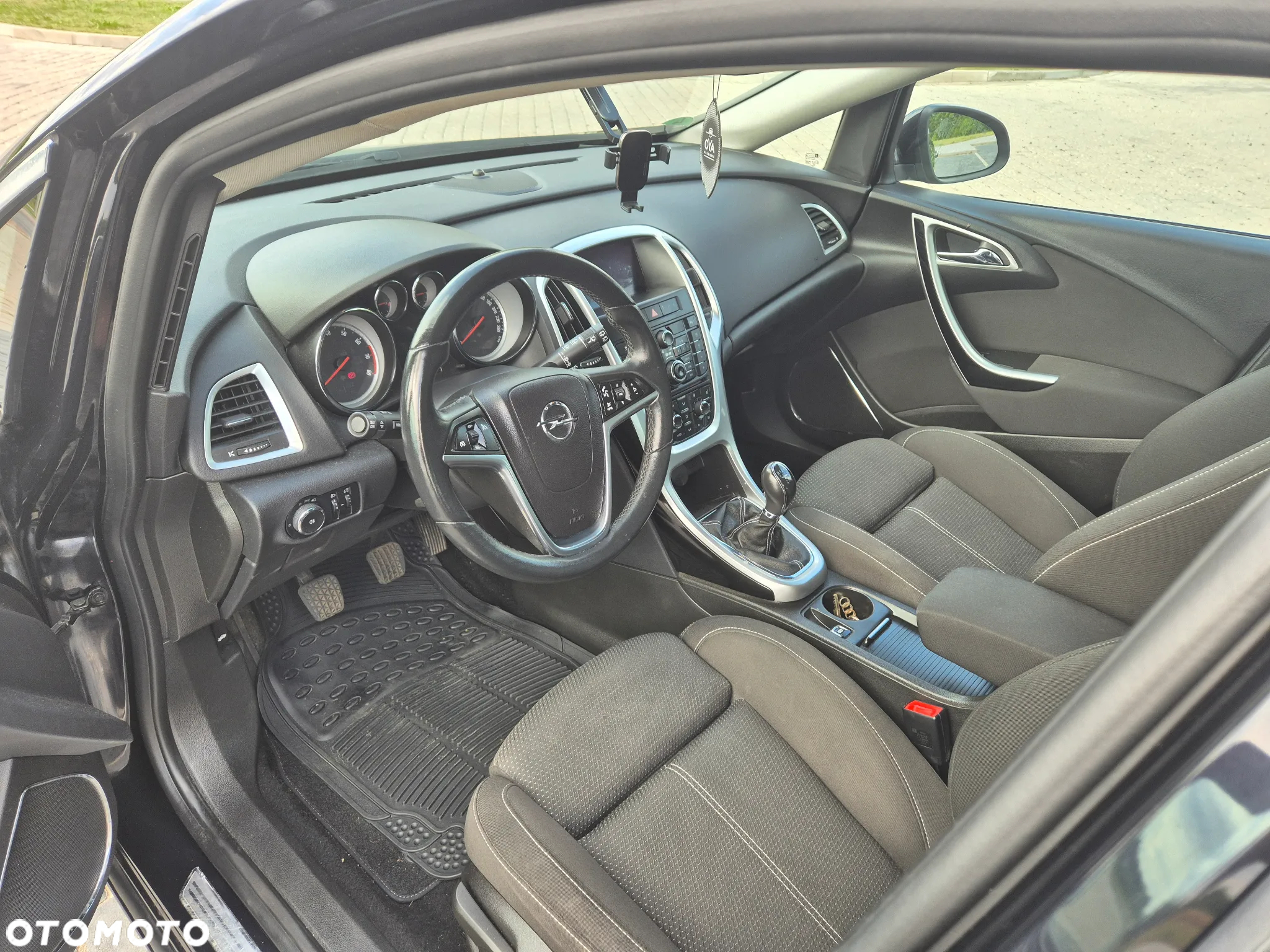 Opel Astra IV 1.4 T Cosmo - 17