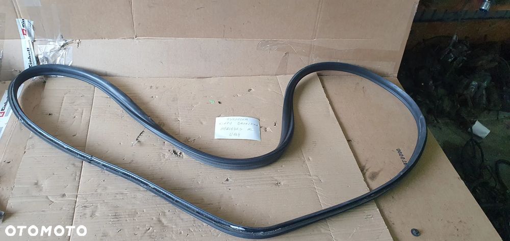 Uszczelka klapy bagażnika Mercedes ML W164 A1647400778 - 1