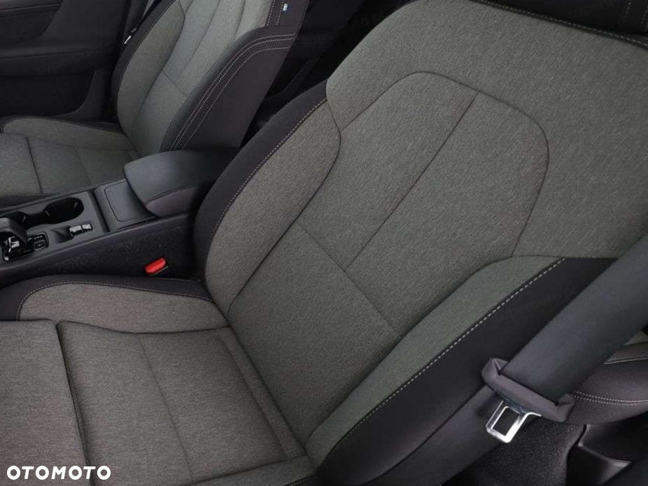 Volvo XC 40 - 5