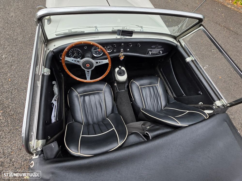 MG Midget - 9