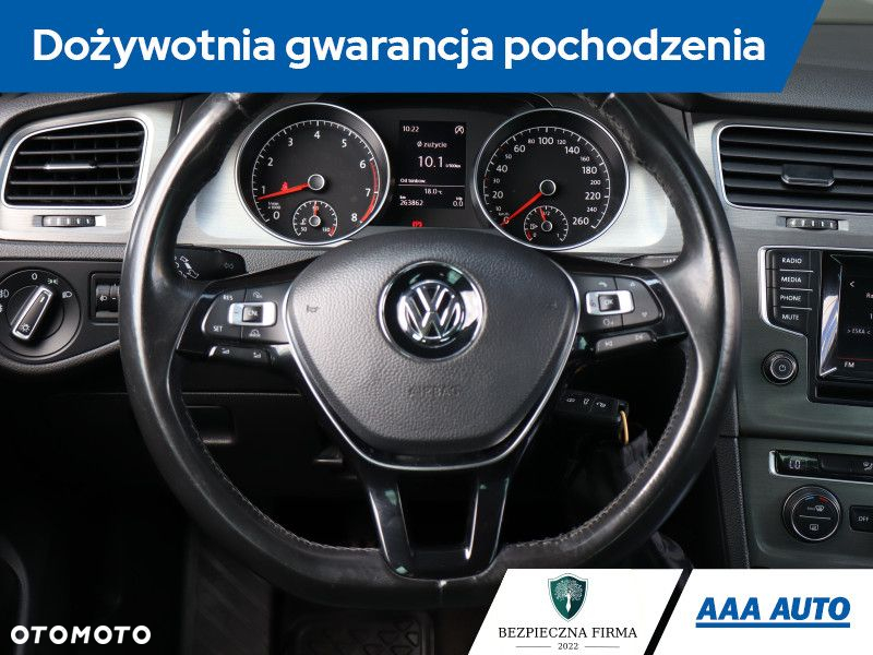 Volkswagen Golf - 22