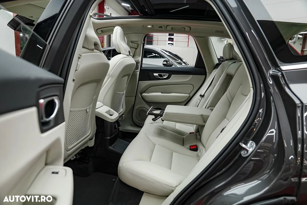 Volvo XC 60 Recharge T6 Twin Engine eAWD Inscription Expression - 6