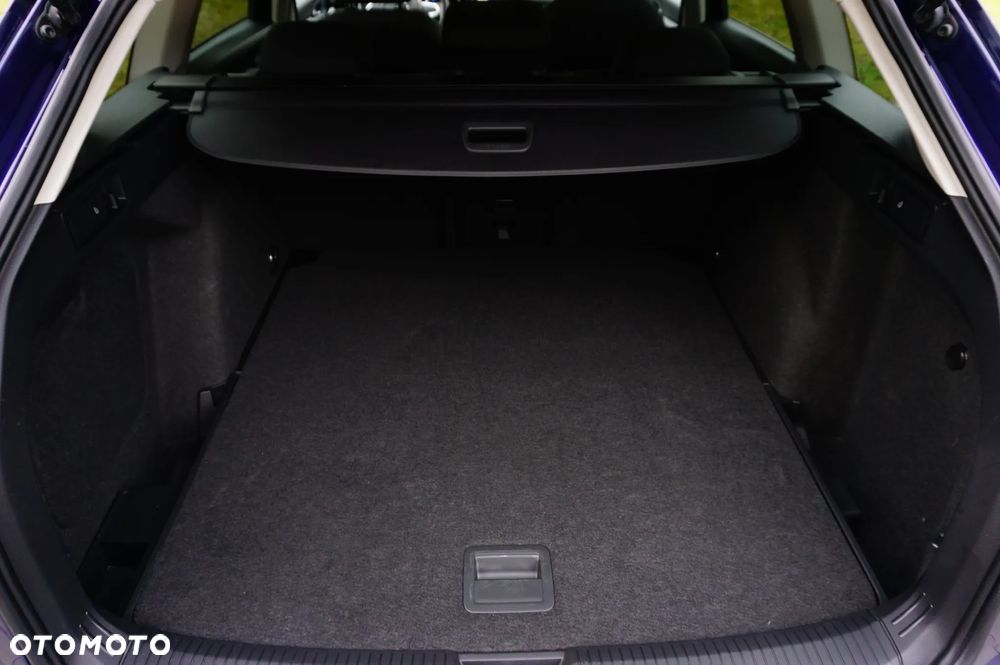 Volkswagen Golf 2.0 TDI SCR DSG Life - 23