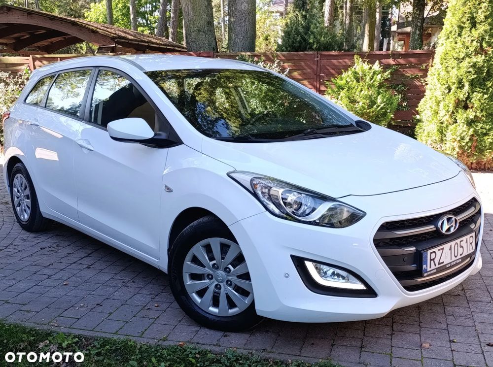 Hyundai i30 1.6 GDI BlueDrive Classic + - 10