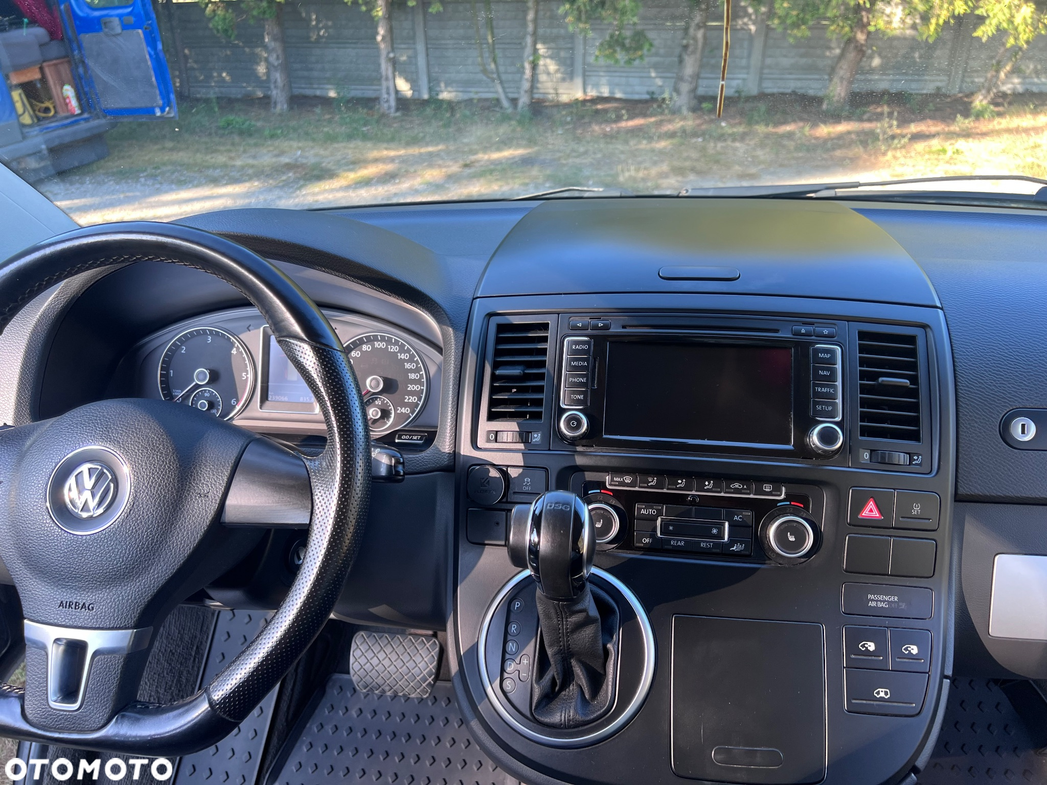 Volkswagen Multivan - 16