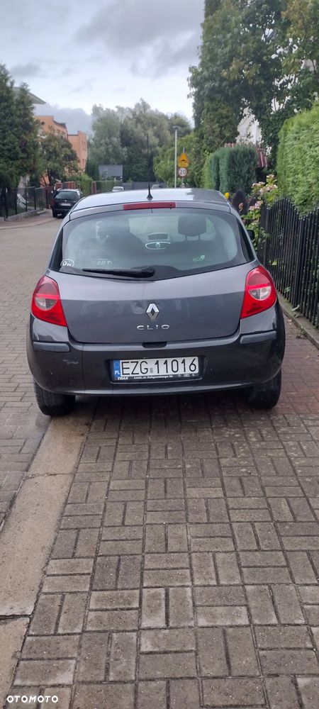 Renault Clio 1.5 dCi Extreme - 8