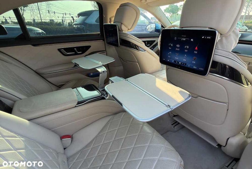 Mercedes-Benz Klasa S 500 4Matic L 9G-TRONIC - 11