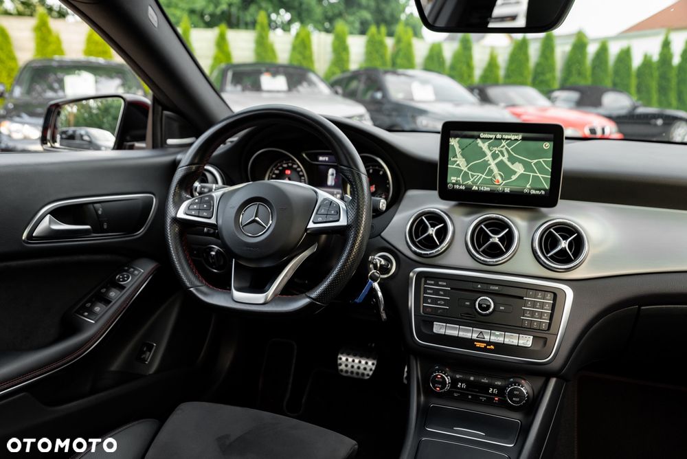 Mercedes-Benz CLA 250 4-Matic AMG Line - 28