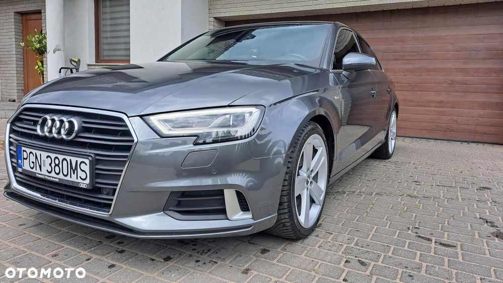 Audi A3 Limousine 40 TFSI quattro S tronic design - 1